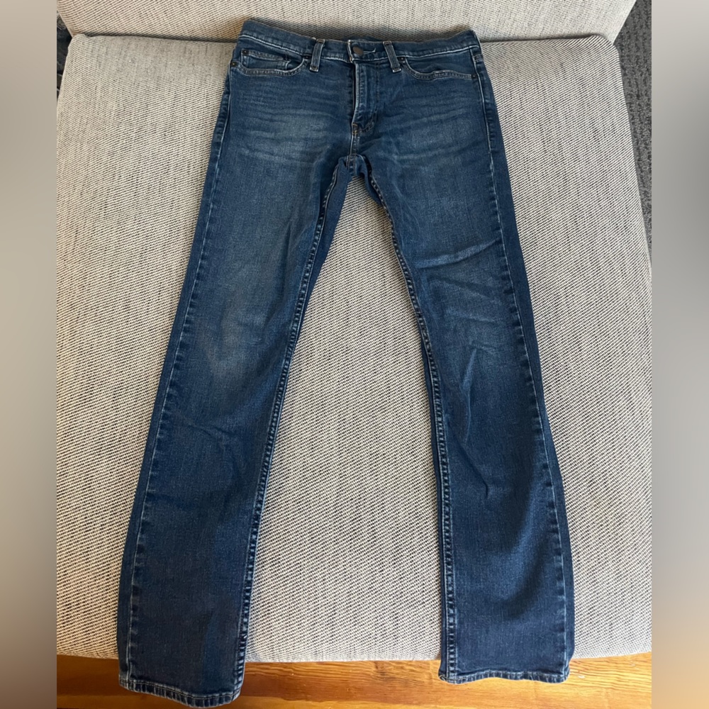 Hollister skinny jean in medium/dark wash, W29 L30